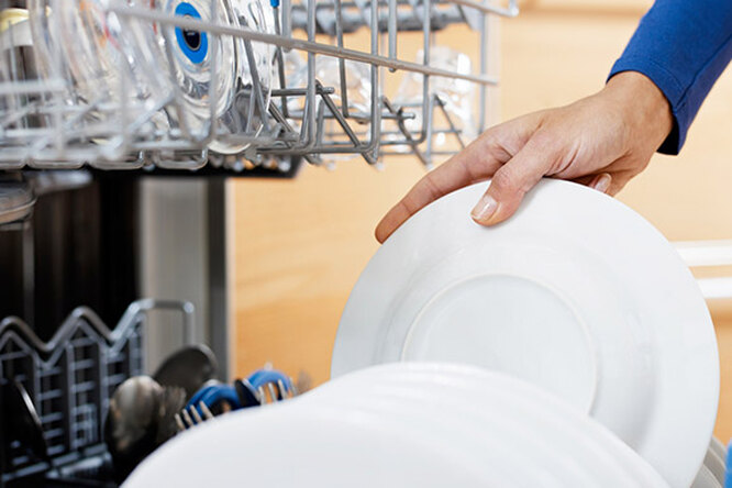 12 вещей, которые можно отмыть в посудомоечной машине, а мы не догадываемся