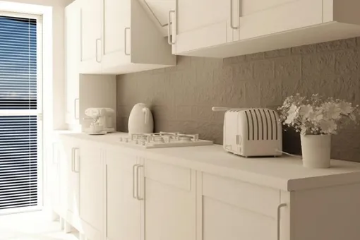 Белая кухня может выглядеть стерильно, важно выбрать теплый оттенок