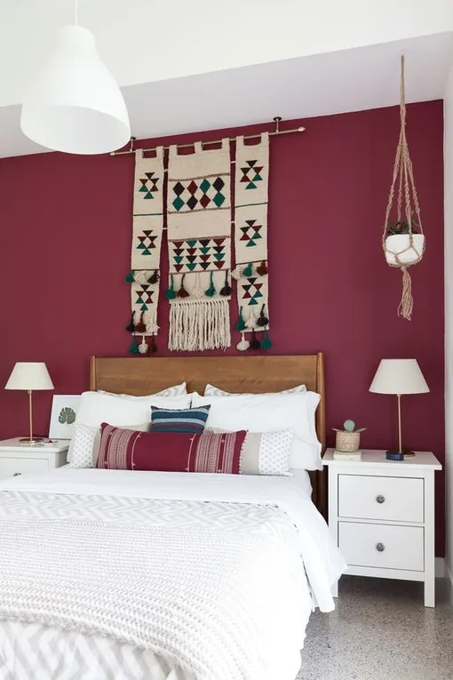 Как покрасить маленькую комнату: цветовые решения и практические советы