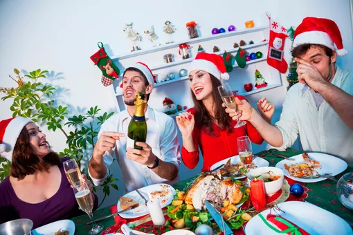 7 привычных закусок, которые стоит убрать с праздничного стола