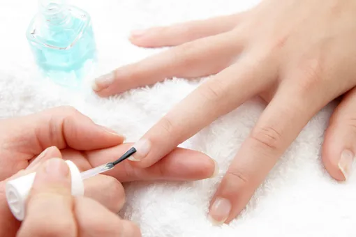 7 ценных лайфхаков для тех, кто не умеет красить ногти