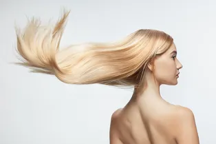 Как защитить волосы от выцветания в домашних условиях: 5 советов звёздного стилиста