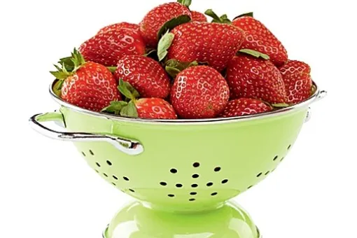 Как правильно заморозить ягоды?
