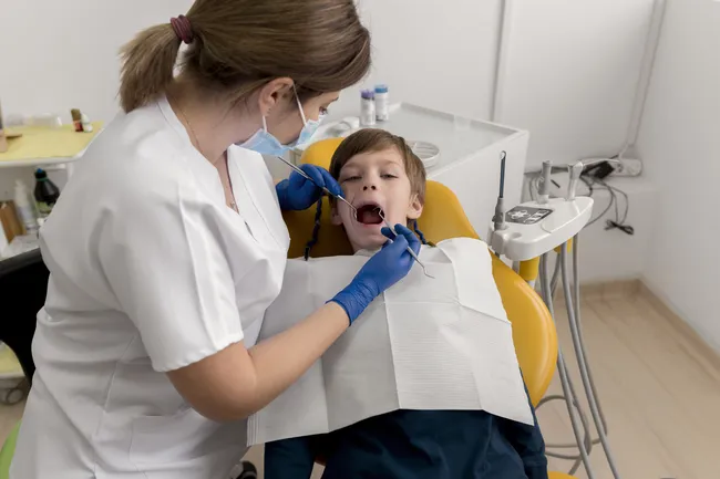 Какие фразы пугают детей при походе к стоматологу