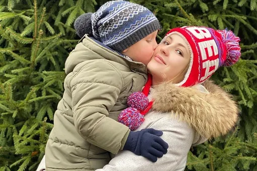 «Мирончик — супер блондин»: Анна Михайловская выложила фотографию с 4-летним сыном