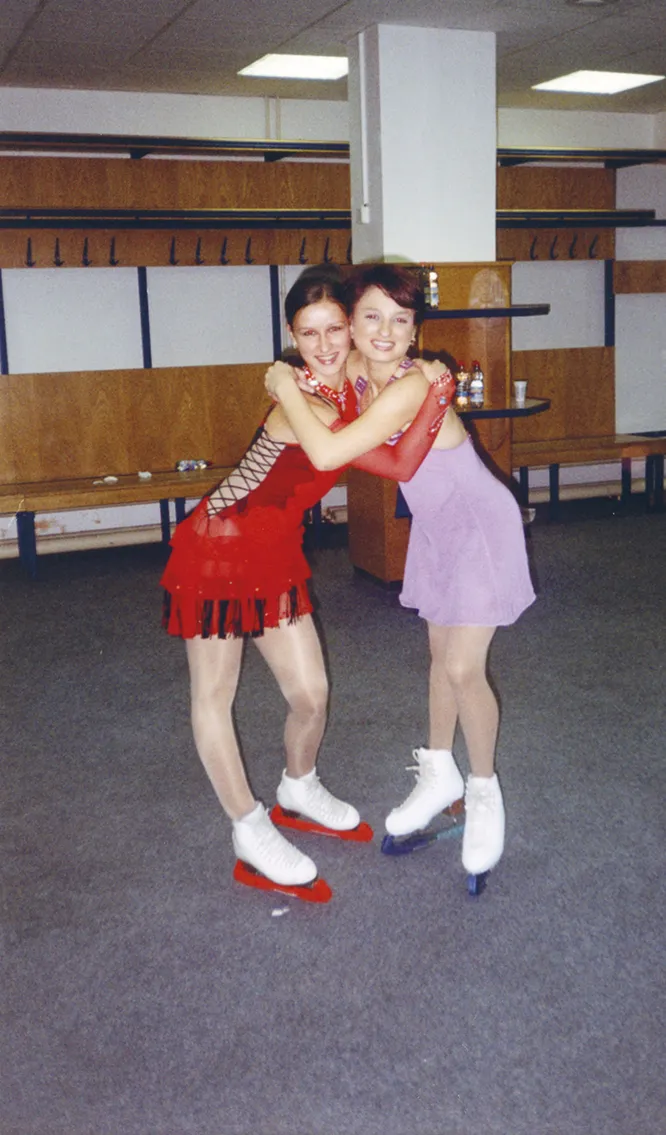 Татьяна Волосожар с Марией Мухортовой в 2003 году на юниорском Гран-при в Чехии, город Острава