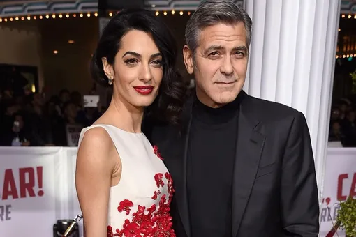 «Вся эта история выдуманная». Адвокат Джорджа Клуни прокомментировал слухи о ссоре пары