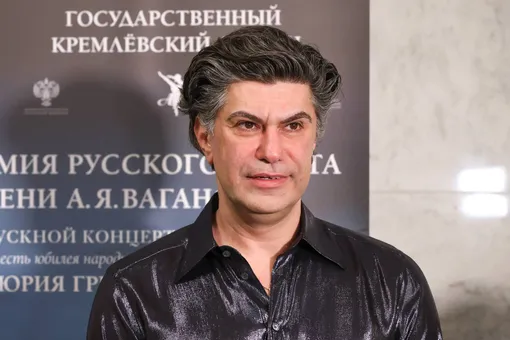 Николай Цискаридзе ведёт передачу «Сегодня вечером» на Первом канале.