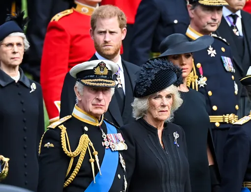 принц Гарри, Меган Маркл, Карл III на похоронах Елизаветы II