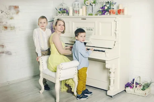 Полина Шахова с детьми. Фото из личного архива героини