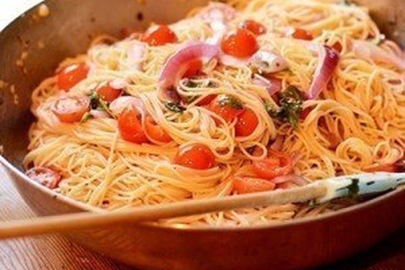 Паста с помидорами и луком рецепт