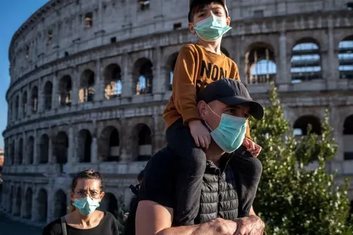 «Мы увидели свет в конце тоннеля»: врачи в Италии заявили, что эпидемия пошла на спад