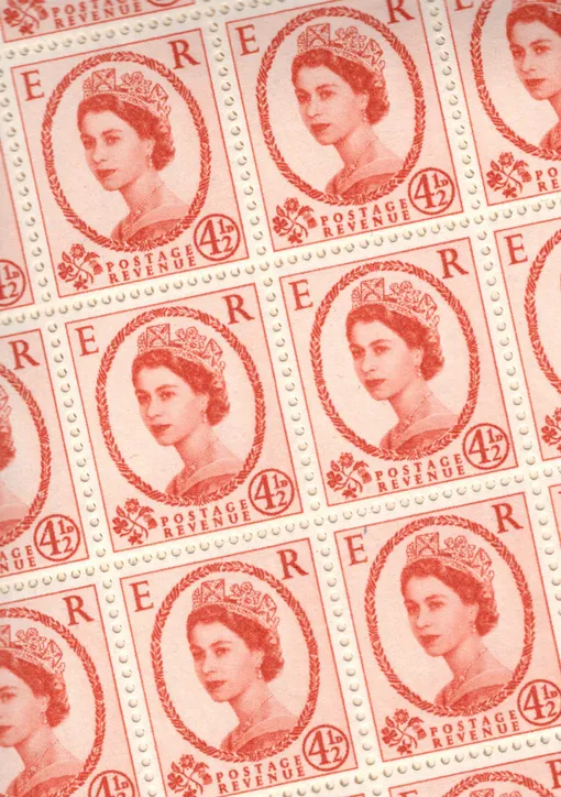 Почтовые марки с изображением Елизаветы II