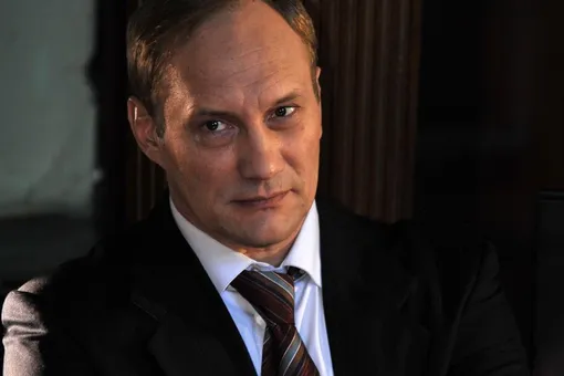 Sidikhin Evgeniy. In 1989 he graduated from the acting department of the faculty