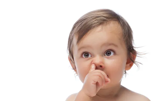 Что делать, если ребенок засунул в нос посторонний предмет