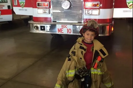 Смышленый 5-летний мальчик спас свою бабушку во время пожара