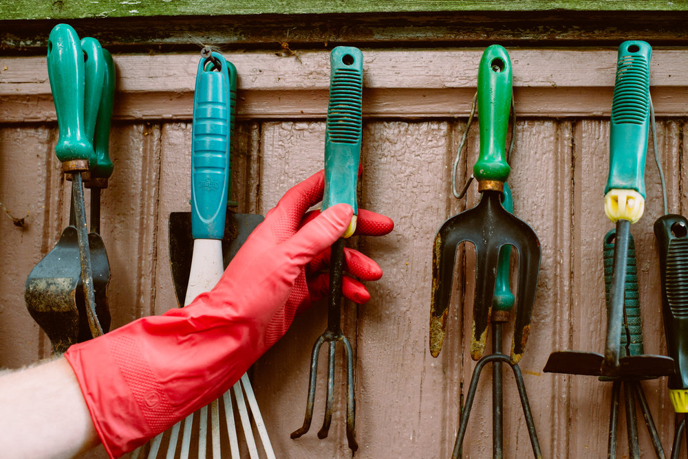 Инструменты для сада и огорода своими руками: 7 простых идей