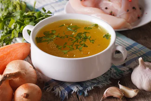 10 несложных супов на курином бульоне