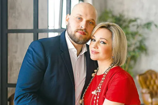 54-летняя Татьяна Буланова вышла замуж в третий раз. Избранник младше ее на 19 лет