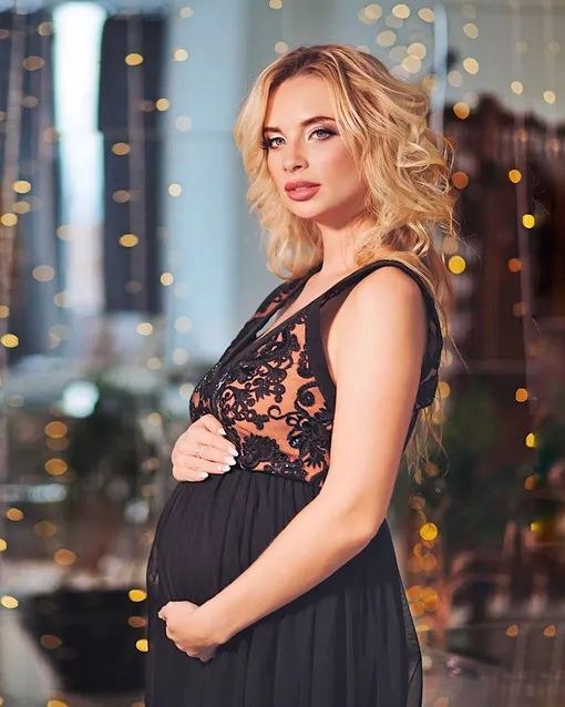 Супруга Черкасова во время беременности