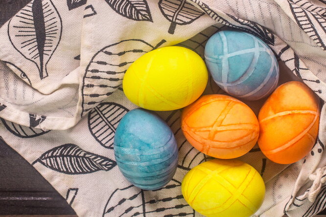 Как оригинально красить яйца на Пасху