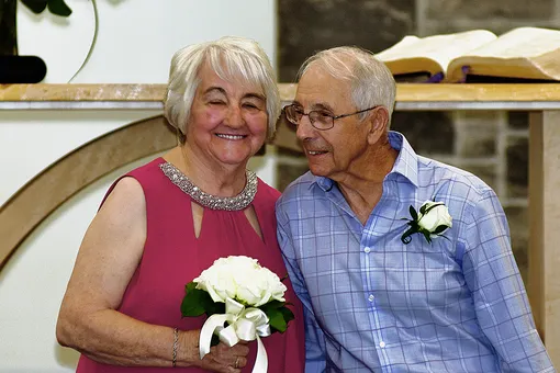 Первую любовь не забыть: пара поженилась через 70 лет после знакомства