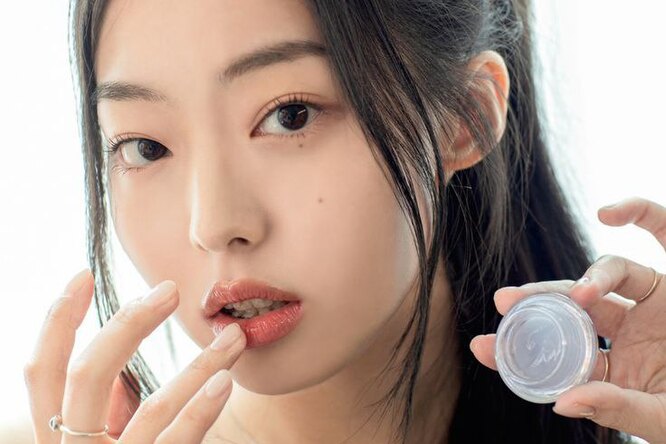 Правильный уход за губами в холодное время года: 6 советов косметологов из Кореи