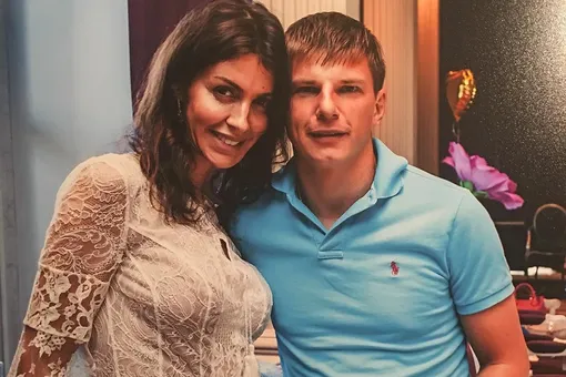 Жена Андрея Аршавина заявила в полицию, что футболист отобрал у нее «Мерседес»