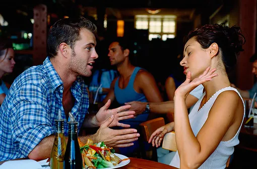7 верных признаков того, что вы попали на свидание к нарциссу