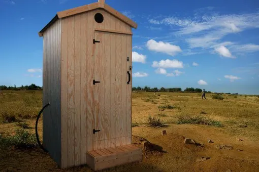 В Челябинской области пропал деревянный туалет. Выяснилось, что мужчина украл его из крайней нужды