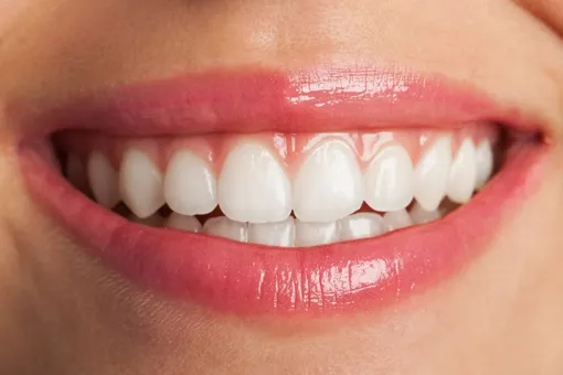 Чистка зубов перед завтраком полезнее для зубной эмали