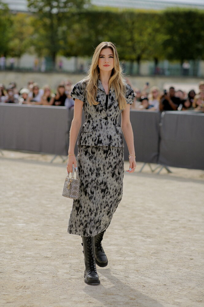 костюм восторг. блестящие брючные костюмы женские. светлана кобзева краснодар. светлана кобзева вязание. первый российский трайбл культуры 2007.