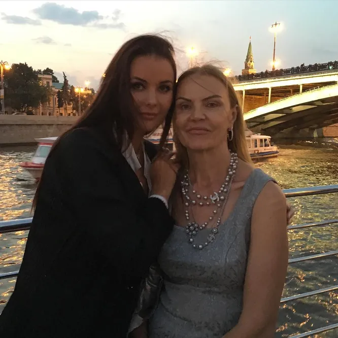 Оксана Федорова с мамой