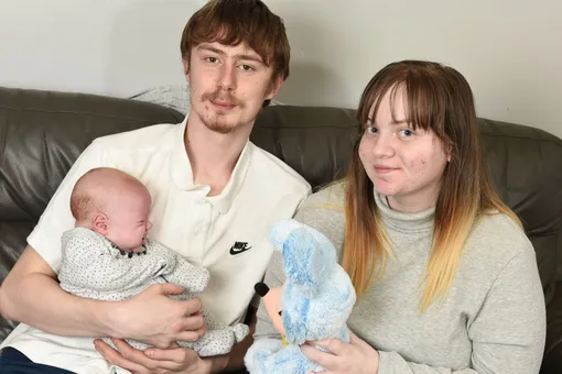 Женщина, родившая в коме ребёнка, вернулась с ним домой через 4 месяца лечения