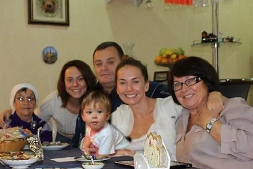 «Он нас узнал»: Родители Жанны Фриске впервые за полгода встретились с внуком