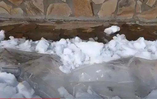 Набрасывание снега под плёнку в зимние месяцы