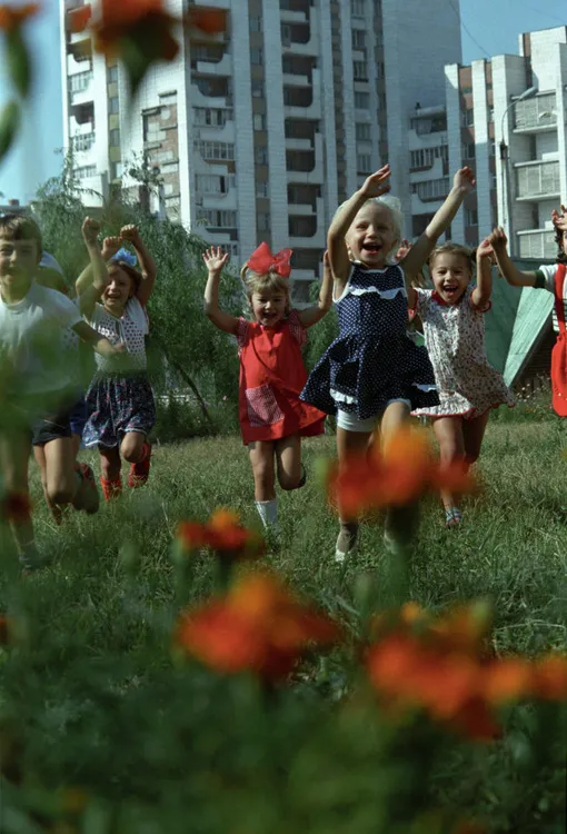 Какими были анкеты, песенники и гадалки советских школьниц: фото, истории