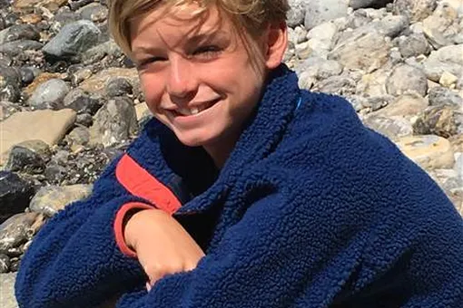 «Он умер всего лишь от аллергии!» Мама погибшего 11-летнего мальчика предупреждает родителей