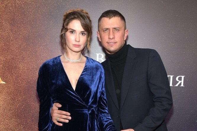 «Фото — эксклюзив»: Агата Муцениеце показала Павла Прилучного с детьми в бассейне «Фото — эксклюзив»: Агата Муцениеце показала Павла Прилучного с детьми в бассейне