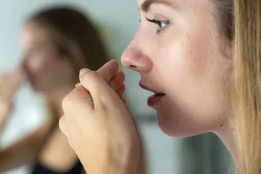 Как убрать запах изо рта в домашних условиях?