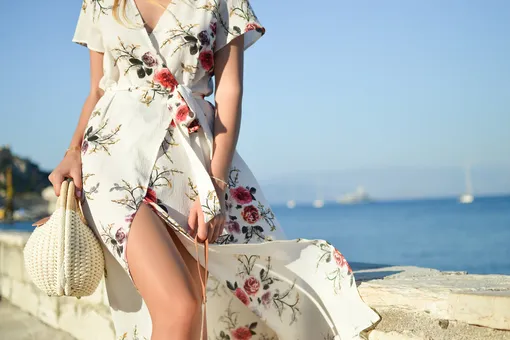 Какое платье взять в отпуск в 2024 году: отобрали 10 самых модных вариантов