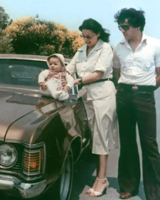 Эмин Агаларов с отцом и матерью. Архивное фото