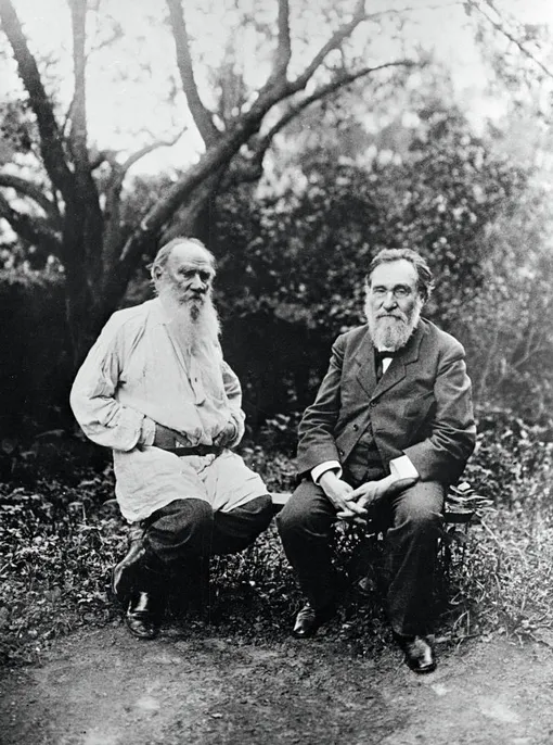 Писатель Лев Толстой (слева) и ученый Илья Мечников