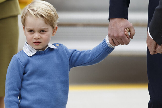 Принц Джордж удивил сотрудников супермаркета, помогая родителям