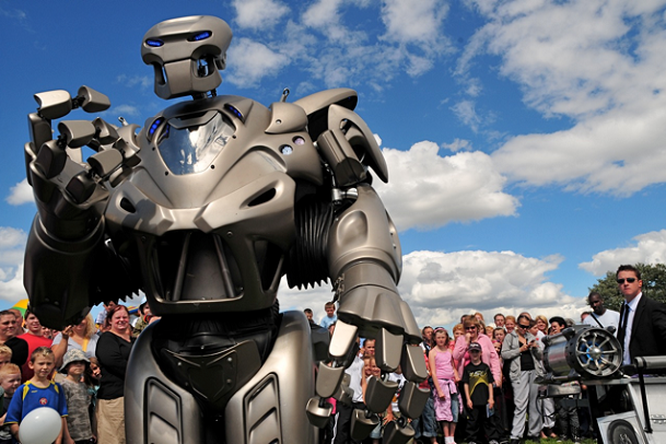 Знаменитый робот Титан покажет свое шоу на Робостанции