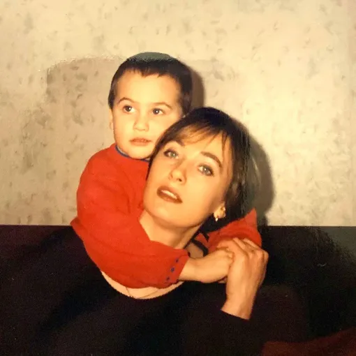 Лариса Гузеева с сыном Георгием Толордавой. Архивное фото