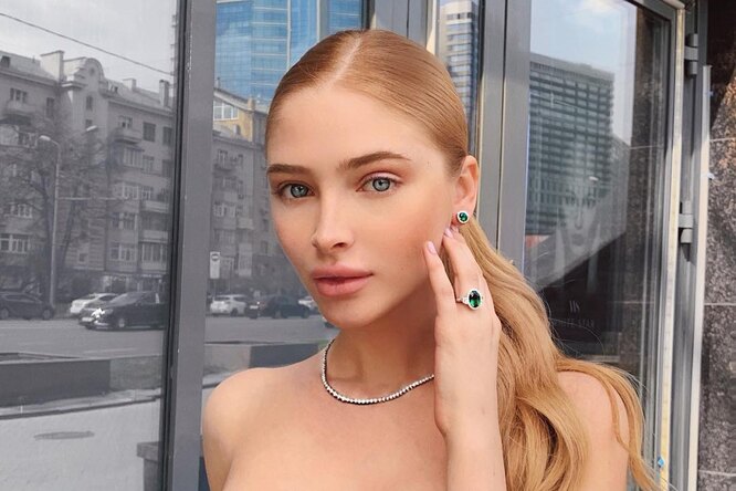 Экс-возлюбленная Тимати Алена Шишкова выходит замуж за звезду «Дома-2» Экс-возлюбленная Тимати Алена Шишкова выходит замуж за звезду «Дома-2»