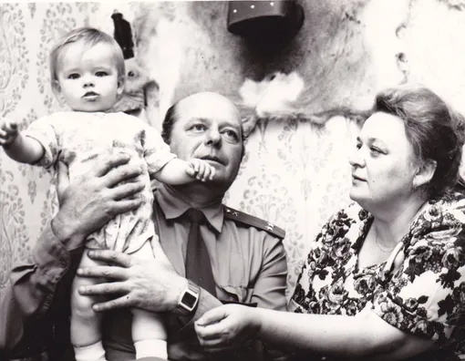 Мария Александрова с бабушкой и дедушкой, личный архив звезды