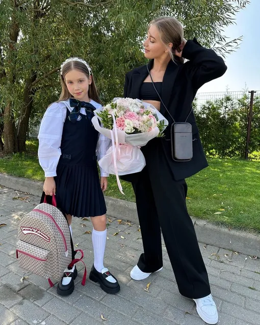 Кристина Асмус фото с дочерью Анастасией Харламовой