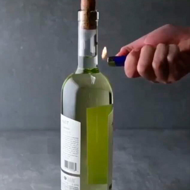 Как открыть вино без штопора зажигалкой